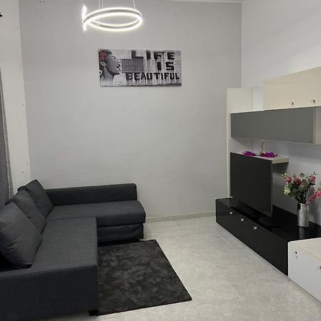 Port House Appartement Civitavecchia Buitenkant foto